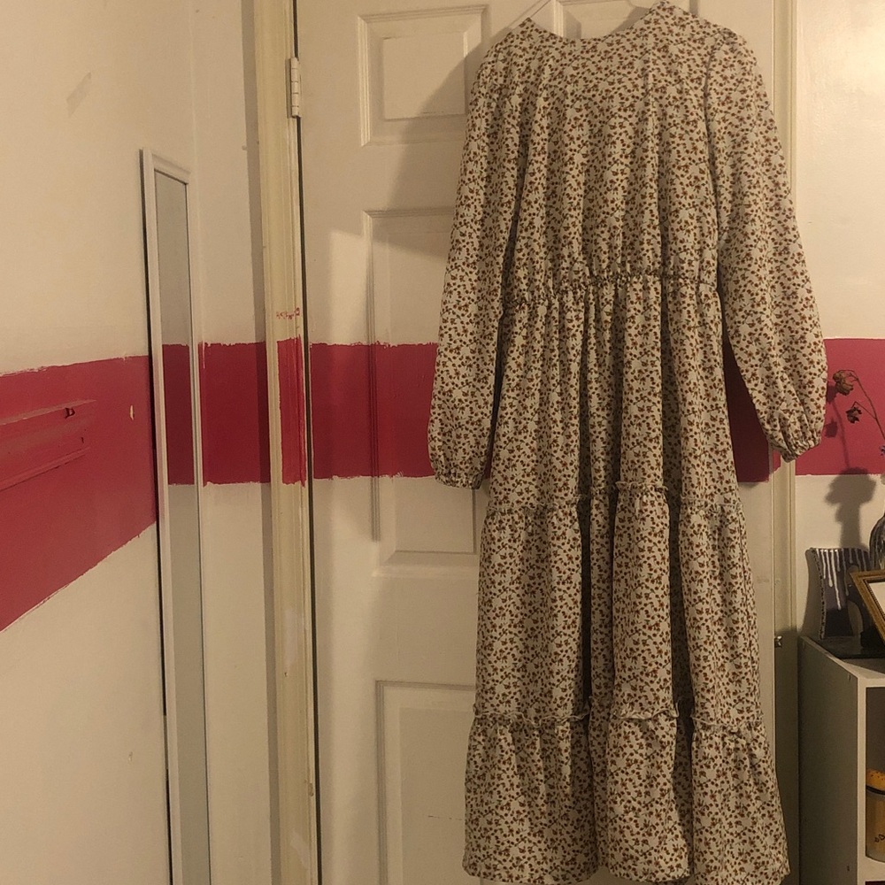 Floral Long Sleeve Tiered Midi Dress